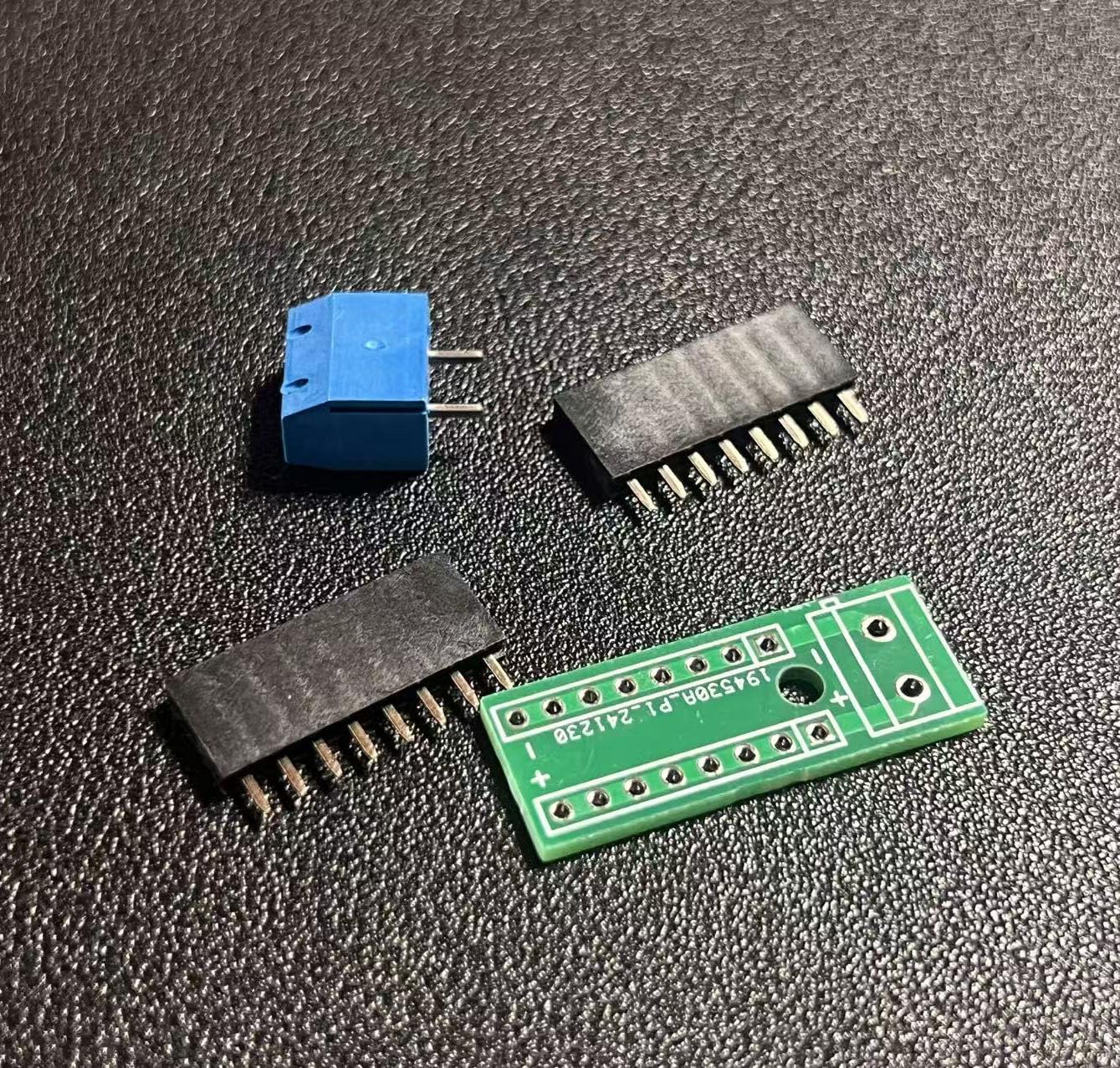 Moechando ピンソケット〜ターミナル変換基板 半田付けが必要 PS254-TB2P4