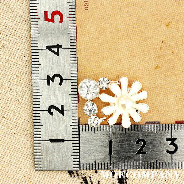 アクセサリーパーツ 白花 ガラスストーン ビジュー パーツ メタルパーツ 手芸 材料 クラフト 手作り アクセサリー ハンドメイド素材 moecompany-10003026 モエカンパニー〜デコ・ジュエリー サンプル画像3