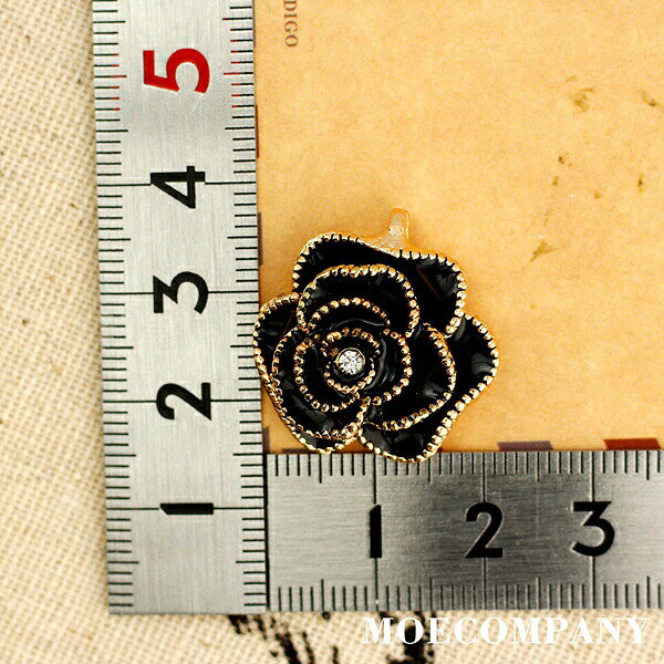 カン付き ブラックローズ アクセサリーパーツ ビジュー パーツ メタルパーツ 手芸 材料 クラフト 手作り アクセサリー ハンドメイド素材 moecompany-10003031 モエカンパニー〜デコ・ジュエリー サンプル画像3