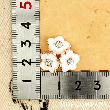 アクセサリーパーツ 3つのホワイトフラワー ビジュー パーツ メタルパーツ 手芸 材料 クラフト 手作り アクセサリー ハンドメイド素材 decoparts