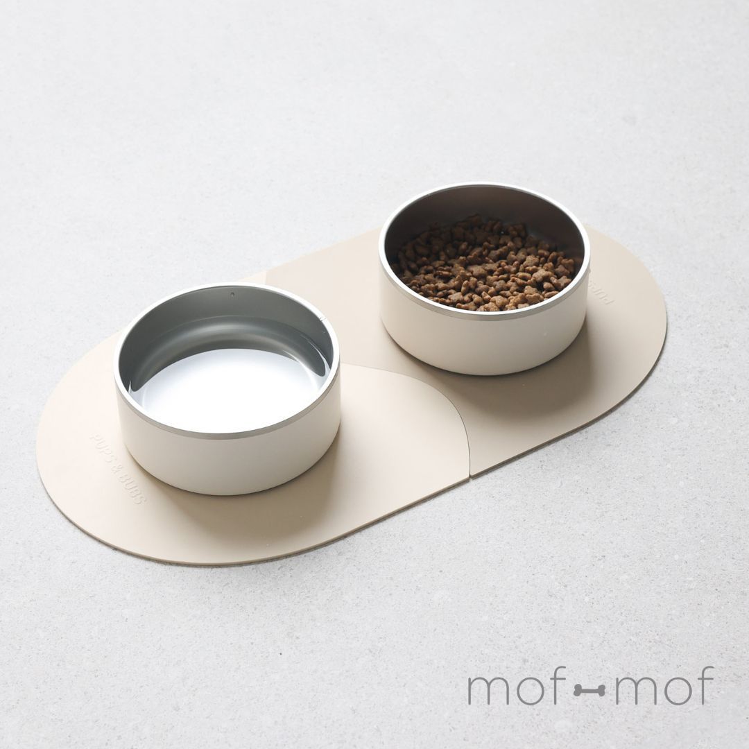 Pups & Bubs フードマット ベージュ 犬 フードマット フィーダー用 掃除しやすい 清潔 機能的 洗いやす..