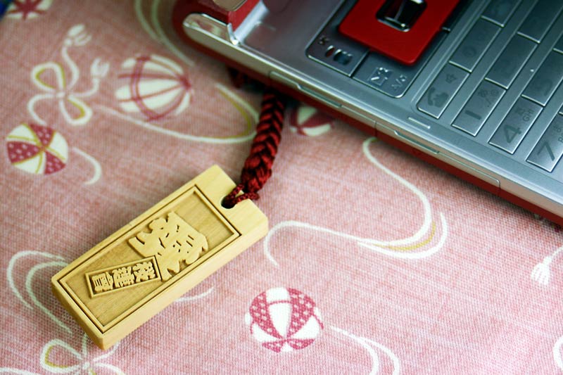 御蔵島産　本つげストラップ片面文字さし札入り