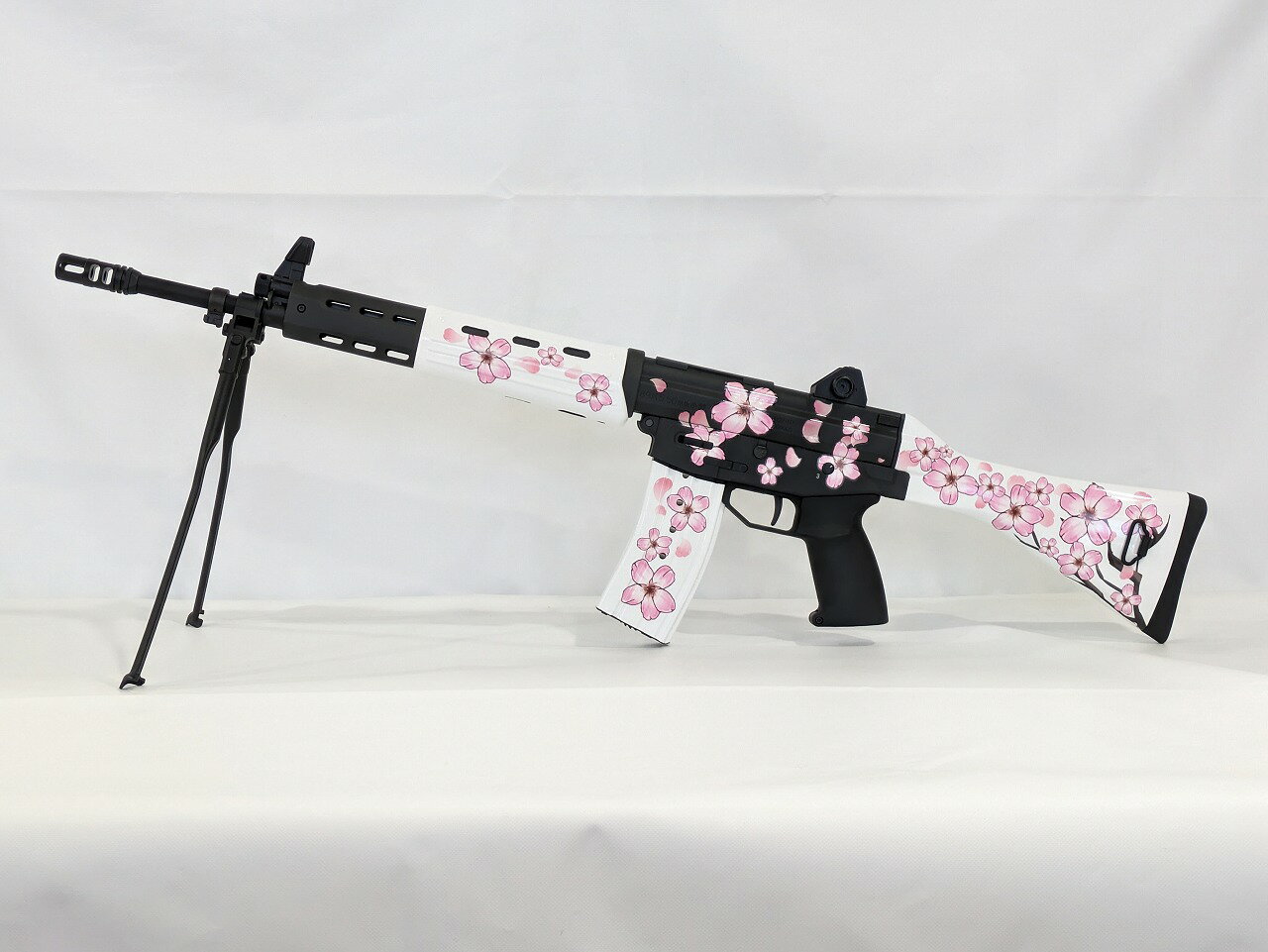 【店内全品5％オフクーポン】東京マルイ 18歳以上用 電動ガン 89式小銃 ラッピングカスタム　SAKURA 桜吹雪