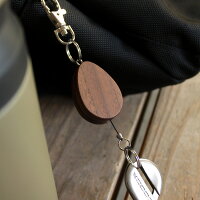 見た目にも美しく、スマートにカギを使用できるリールキーホルダー