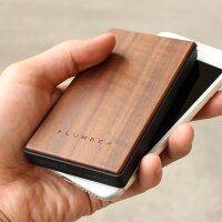 iPhoneやスマートフォンの一時的な充電に。触り心地のよいおしゃれな木製モバイルバッテリー「POWERBANK4000」