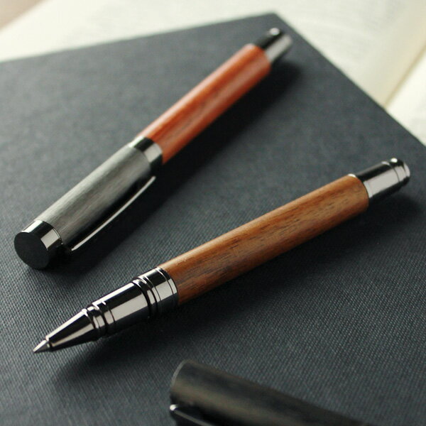 楽天市場 Sale 名入れ 銘木をプラスした丸型ボールペン Round Body Ballpoint Pen 筆記用具 文房具 高級 ブランド ペン 名入り 名前入り プレゼント ギフト メンズ レディース 男性 女性 記念日 就職 送別 記念品 誕生日 木香屋 楽天市場 Sale 名入れ 銘木をプラスした丸型ボールペン Round Body Ballpoint Pen 筆記用具 文房具 高級 ブランド ペン 名入り 名前入り プレゼント ギフト メンズ レディース 男性 女性 記念日 就職 送別 記念品 誕生日 木香屋