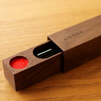 気持ち良く印鑑を出すことができる木製印鑑ケース