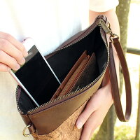 ■コルクレザーのクラッチバック「CONNIEWristletClutch」