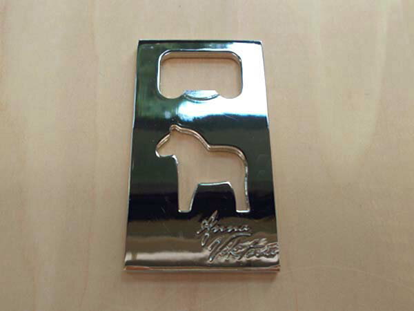 アンナビクトリア ボトルオープナー 栓抜き 縦幅7.5cm ダーラナホース柄 メタル製 箱入