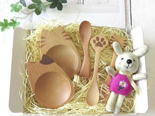 ハッピー 出産祝いセットーB 木製 箱の横幅26.0cm 籐芸 豆皿2枚 木製スプーン3本 マスコットキーホルダー1個 全6点セット 無料ラッピング 宅急便コンパクト