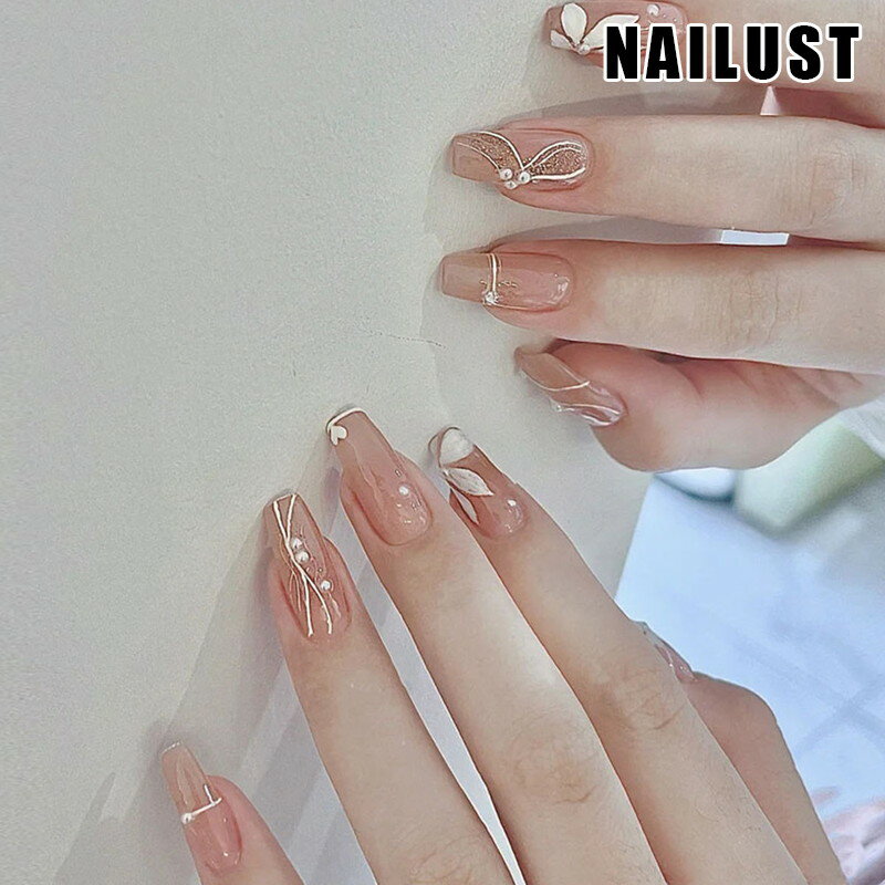 ネイル チップ かわいい花フラワーデザイン 大人気ベージュヌードネイルシール ショート付け爪 雰囲気感 高級感 透明感 光沢感 貼るだけ簡単ネイル、オシャレ3d優雅上質 艶タイプ 繰り返す利用可能 ネイルアート ネイルパーツ 結婚式披露宴 成人式 ハロウィン 24枚セット