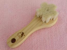 洗顔ブラシさくら 【楽天倉庫直送】バスグッズ フェイスケア ヤギ毛 天然木 ヒノキ 雑貨