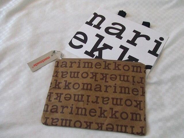 フィンランド　MarimekkoのペーパーA4ポーチ