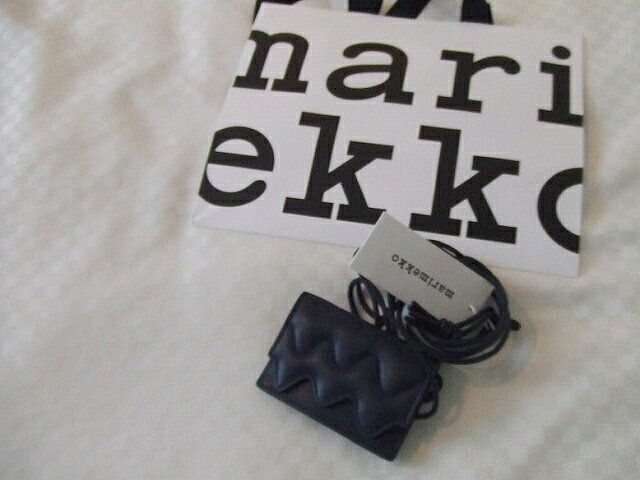北欧フィンランド Marimekkoカードポーチ（日本未入荷）