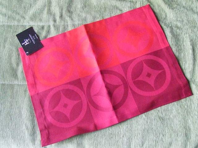 フランス　パリ　老舗高級デパートBon Marcheのデーブルクロス