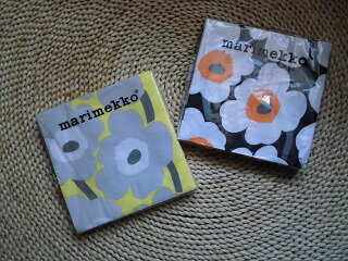 北欧フィンランドのMarimekko (マリメッコ）のペーパーナプキン（デコパージュ用）