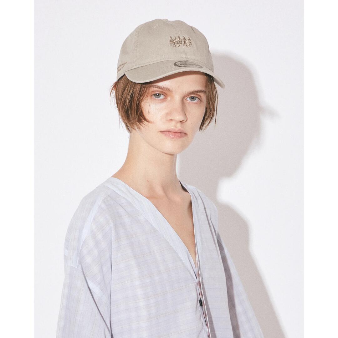 beautiful people | ビューティフルピープル New Era? little people embroidery cap 　 beige　(1616511990) 26SS 26春夏 　ニューエラ　キャプ　帽子