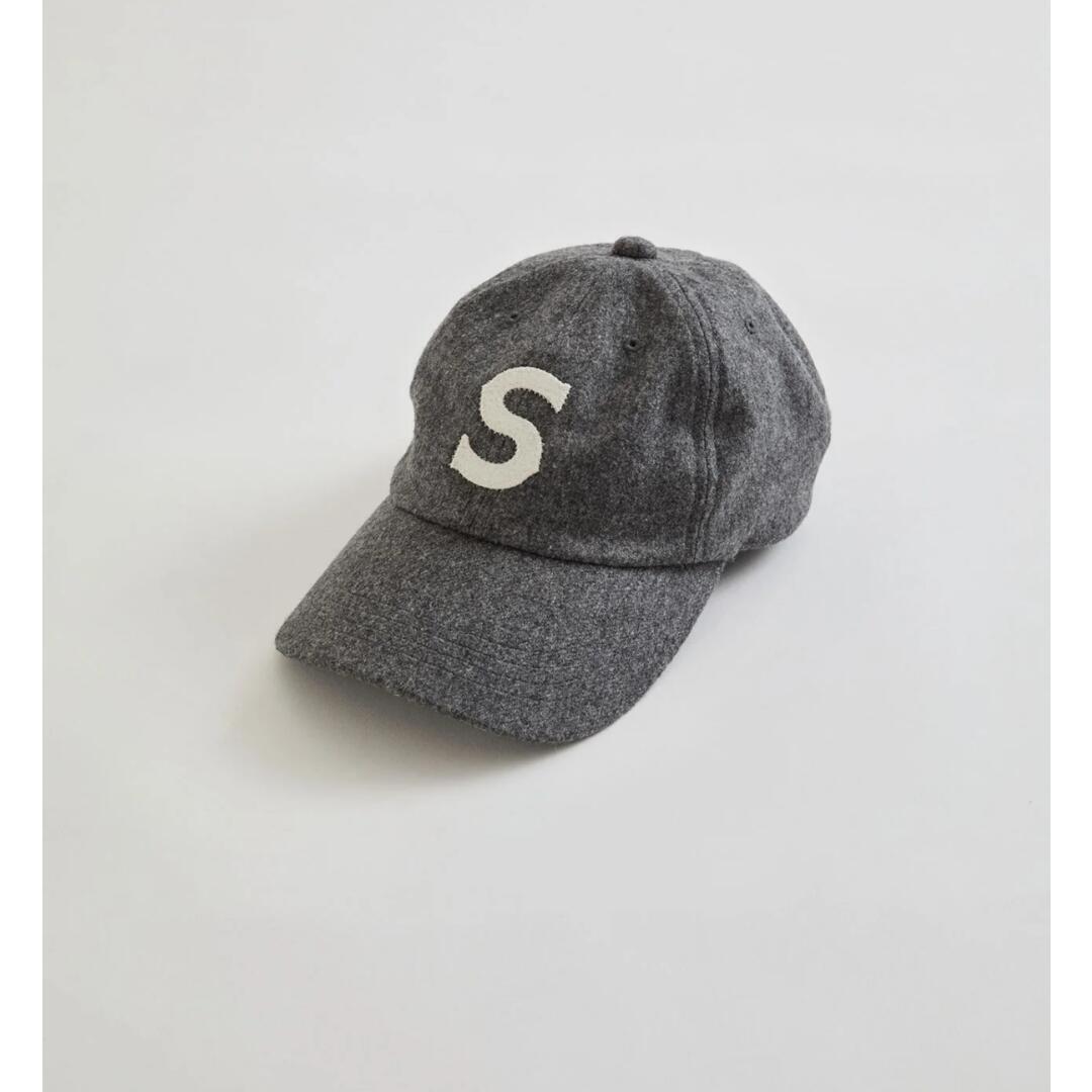 当店はシンゾーンの正規取扱店です 【デザインの特徴】 THE SHINZONEの頭文字であるSをパッチワークしたキャップ。 温かみのある起毛素材を使用しており、秋冬のスタイリングのアクセントとなるアイテムです。 【SIZING】 高さ:13cm　頭周り（最大）:65cm　つば:7.5cm 【素材】 毛57%,レーヨン29%,ナイロン9%,カシミヤ3%,アクリル2% 裏地：綿100％ 実際のサイズと若干誤差がある場合がございます。 撮影時の状況により実際の商品の色より多少濃淡に写っている場合もございます。 ご了承くださいますよう、お願い申しあげます。