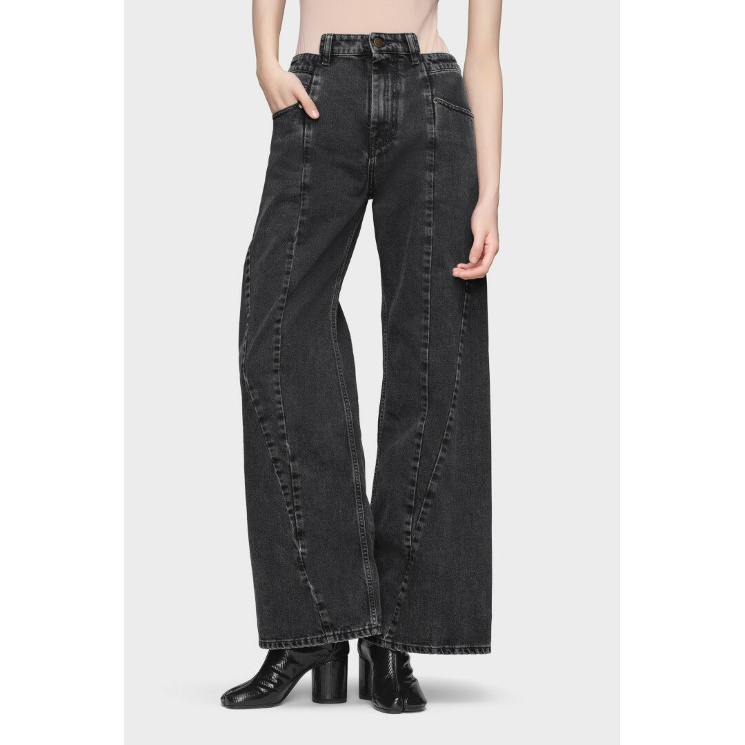 Maison Margiela | メゾン マルジェラ SPLICED DENIM TROUSERS BLACK / 961 (S51LA0133S30496961) 26SS 26春夏 正規取り扱い店 正規品 パンツ デニム ワイドレッグ 定番 ウォッシュドコットンデニム ハイライズウエスト