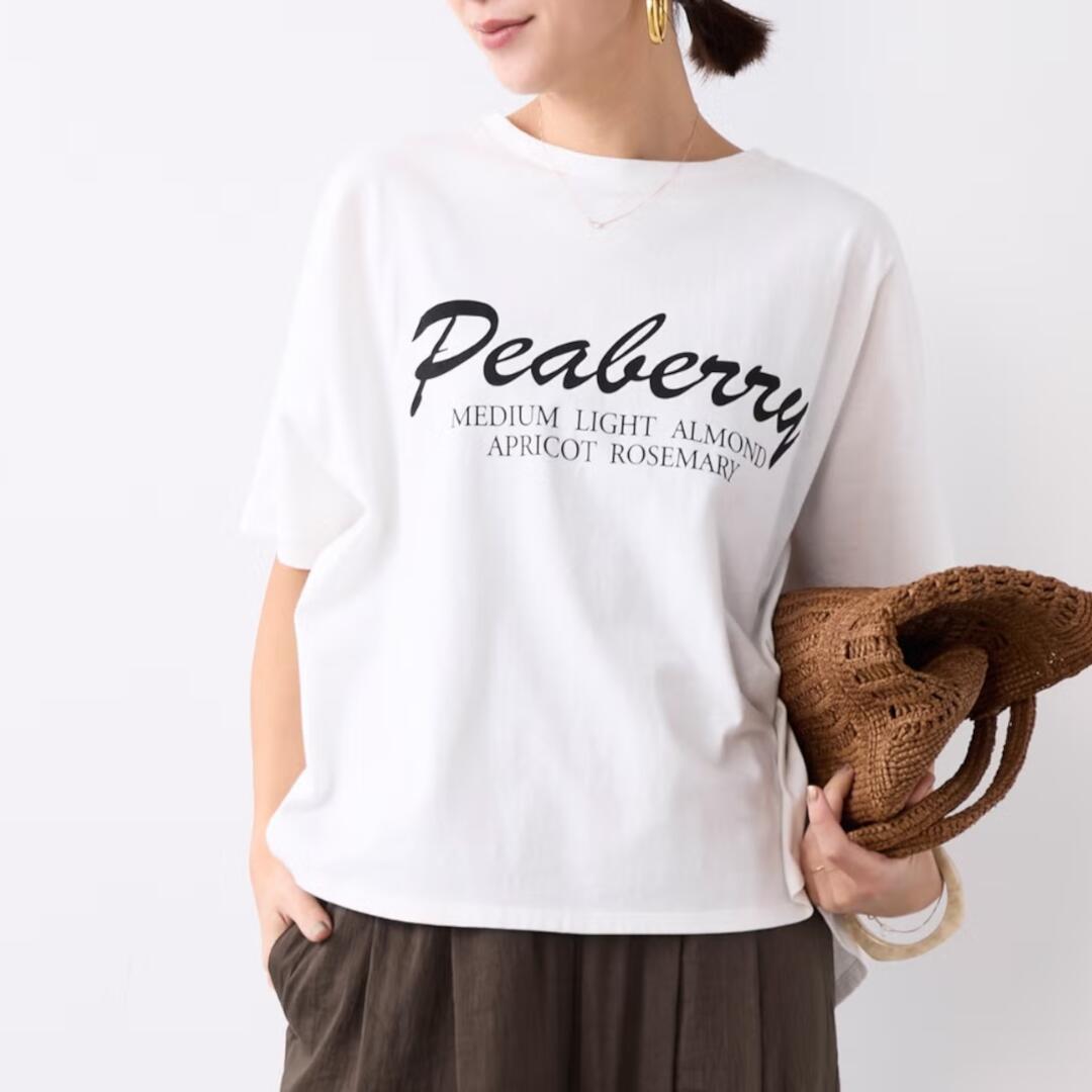 ★ MICA & DEAL "Peaberry"ロゴT-shirt　 OFF WHITE (0126209125) 26SS　26春夏　トップス　ロゴ　Tシャツ