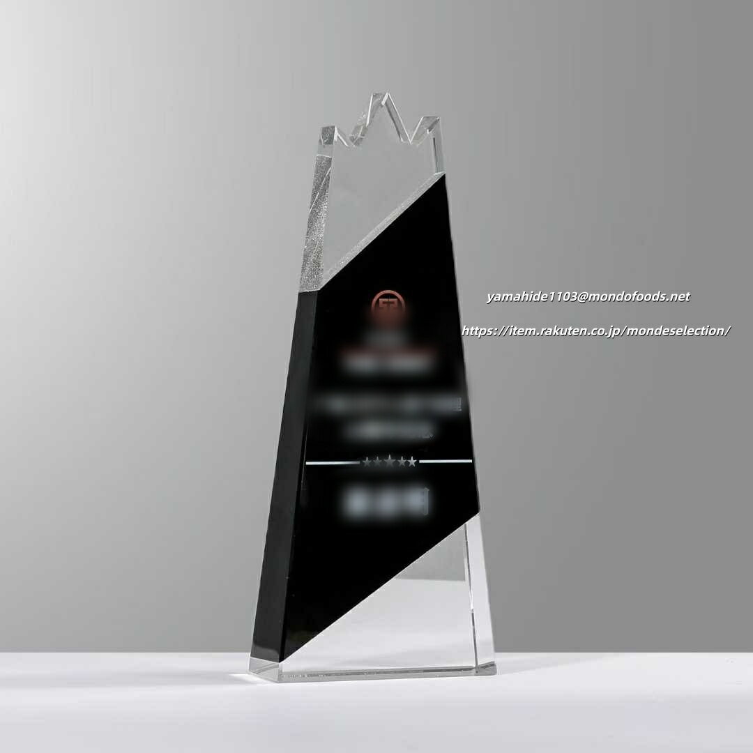 トロフィーご注文について 新規・リピーターの皆様、当店のトロフィーをご覧いただき誠にありがとうございます。 🎨 ご注文の流れ ご希望のデザインや刻印内容を、メール yamahide1103@mondofoods.net またはお問い合わせフォームよりご連絡ください 刻印料金・送料は無料で、材料費のみご負担いただきます ご要望をもとにデザイン案を作成し、お客様にご確認いただきます 修正があれば、ご満足いただけるまで何度でも無料で修正いたします 最終デザインが確定してから、実際の製作に入ります または、PDF編集テンプレートをご自身でデザインいただくことも可能です 🚚 配送と保証 最短で1週間以内にお届けします トロフィーは破損品保証付き - お受け取り後に破損があった場合は、無料で新品をお送りします 破損品の返品は不要で、お手元で処分していただけます 🏆 商品リンク 当店のトロフィー一覧： https://search.rakuten.co.jp/search/mall/%E3%83%88%E3%83%AD%E3%83%95%E3%82%A3%E3%83%BC/?sid=436812 お気に入りのデザインが見つからない場合、お手持ちの画像をお送りいただければ オーダーメイド対応も可能です。価格はご相談に応じます！ 🏪 当店ご紹介 当店全商品ページ： https://search.rakuten.co.jp/search/mall/?sid=436812 ? 安心のアフターサービス 当店は全品アフターサービス無料保証を実施しています： お客様都合・当店都合を問わず、不良品・不具合がある場合は無料交換・返金対応 ご不明点やご不?がございましたら、レビュー投稿前にまずはご連絡ください 必ずご満足いただける解決策をご提案します 📞 お問い合わせ先 メール：yamahide1103@mondofoods.net お問い合わせフォーム：各商品ページよりご利用ください 電話：050-6883-3138 何かお困りのことがございましたら、お気軽にご連絡ください！ 商品情報 おすすめ 【各種記念】 創業記念 入園記念 入学記念 卒業記念 叙勲記念 初詣・参拝記念 成人式記念 発表会・展示会記念 設立記念 受賞記念 ホールインワン記念 敬老記念 海外旅行記念 落成記念 【各種表彰】各種表彰業績表彰 優良販売店表彰 安全運転表彰 善行表彰 名誉（市民）表彰 七夕飾付コンクール 新製品コンクール 永年勤続表彰 功労功績表彰 技能表彰 改善提案表彰 協力事業所表彰 ディスプレ−・コンテスト 販売コンクール 【各種祝事】結婚祝 入社祝 賀寿祝 快気祝 成人祝 入学祝 誕生祝 新築祝 栄転祝 卒業祝 【各種功労賞】功績賞 協力賞 皆勤賞 優秀社員賞 提案賞 目標突破賞 生産達成賞 善行賞 奨励賞 名誉○○賞 永年勤続賞 功労賞 精勤賞 勤続○○年賞 優秀従業員賞 目標達成賞 無事故賞 卓越賞 遂行賞 知事賞 【共通賞名一覧】大臣賞 市長賞 会頭賞 理事長賞 町長賞 議長賞 委員長賞 支局長賞 社長賞 常務賞 課長賞 勝利○○賞 最優秀○○賞 月間賞 大関 小結 十両 敢闘賞 ハッスル賞 ファインプレー賞 ラッキー賞 団体賞 努力賞 特別賞 総監賞 頭取賞 区長賞 村長賞 組長賞 局長賞 会長賞 専務賞 部長賞 ○○新聞社賞 総合○○位 年間賞 横綱 関脇 前頭 殊勲賞 技能賞 フェアプレー賞 ドンジリ賞 応援賞 記録賞 新人賞 参加賞 特選特賞、入選入賞、佳作企画賞、アイデア賞、演技賞、熱演賞、残念賞、大衆賞、ユーモア賞、歌唱賞、作者賞、作詞賞、作曲賞、作品賞、主演賞、助演賞、新作賞、秀作賞、考案賞、発明賞、○○女王、ズバリ賞、ミス○○ 【文化行事】写真コンクール、絵画コンクール、音楽コンクール、書道大会、珠算大会、発明展、カルタ大会、川柳・俳句・短歌大会 【レジャー関係】ビーチカーニバル、美人コンテスト、梅まつり、詩吟大会、民謡大会、雪まつり、桜まつり、夏まつり会 【ご注文の流れ】 【オーダーメイドトロフィー制作の流れ】 1. 商品ご注文 まずは商品をお選びいただき、刻印したい内容（文字またはロゴ）をご指定ください。 ※刻印サービスは無料で承っております。 2. デザイン案作成 お客様からお預かりした内容をもとに、専任デザイナーがトロフィーのデザイン案を作成いたします。 3. デザイン確認 作成したデザイン案をお客様にご確認いただき、ご要望や修正点がございましたらお知らせください。 4. デザイン調整 お客様のご要望に沿ってデザインを修正いたします。 納得いただけるまで何度でも調整可能です。 5. 制作開始 最終デザインのご承認をいただきましたら、職人がクリスタルトロフィーの制作に取り掛かります。トロフィーご注文について 新規・リピーターの皆様、当店のトロフィーをご覧いただき誠にありがとうございます。 🎨 ご注文の流れ ご希望のデザインや刻印内容を、メール yamahide1103@mondofoods.net またはお問い合わせフォームよりご連絡ください 刻印料金・送料は無料で、材料費のみご負担いただきます ご要望をもとにデザイン案を作成し、お客様にご確認いただきます 修正があれば、ご満足いただけるまで何度でも無料で修正いたします 最終デザインが確定してから、実際の製作に入ります または、PDF編集テンプレートをご自身でデザインいただくことも可能です 🚚 配送と保証 最短で1週間以内にお届けします トロフィーは破損品保証付き - お受け取り後に破損があった場合は、無料で新品をお送りします 破損品の返品は不要で、お手元で処分していただけます 🏆 商品リンク 当店のトロフィー一覧： https://search.rakuten.co.jp/search/mall/%E3%83%88%E3%83%AD%E3%83%95%E3%82%A3%E3%83%BC/?sid=436812 お気に入りのデザインが見つからない場合、お手持ちの画像をお送りいただければ オーダーメイド対応も可能です。価格はご相談に応じます！ 🏪 当店ご紹介 当店全商品ページ： https://search.rakuten.co.jp/search/mall/?sid=436812 ? 安心のアフターサービス 当店は全品アフターサービス無料保証を実施しています： お客様都合・当店都合を問わず、不良品・不具合がある場合は無料交換・返金対応 ご不明点やご不?がございましたら、レビュー投稿前にまずはご連絡ください 必ずご満足いただける解決策をご提案します 📞 お問い合わせ先 メール：yamahide1103@mondofoods.net お問い合わせフォーム：各商品ページよりご利用ください 電話：050-6883-3138 何かお困りのことがございましたら、お気軽にご連絡ください！ 商品情報 おすすめ 【各種記念】 創業記念 入園記念 入学記念 卒業記念 叙勲記念 初詣・参拝記念 成人式記念 発表会・展示会記念 設立記念 受賞記念 ホールインワン記念 敬老記念 海外旅行記念 落成記念 【各種表彰】各種表彰業績表彰 優良販売店表彰 安全運転表彰 善行表彰 名誉（市民）表彰 七夕飾付コンクール 新製品コンクール 永年勤続表彰 功労功績表彰 技能表彰 改善提案表彰 協力事業所表彰 ディスプレ−・コンテスト 販売コンクール 【各種祝事】結婚祝 入社祝 賀寿祝 快気祝 成人祝 入学祝 誕生祝 新築祝 栄転祝 卒業祝 【各種功労賞】功績賞 協力賞 皆勤賞 優秀社員賞 提案賞 目標突破賞 生産達成賞 善行賞 奨励賞 名誉○○賞 永年勤続賞 功労賞 精勤賞 勤続○○年賞 優秀従業員賞 目標達成賞 無事故賞 卓越賞 遂行賞 知事賞 【共通賞名一覧】大臣賞 市長賞 会頭賞 理事長賞 町長賞 議長賞 委員長賞 支局長賞 社長賞 常務賞 課長賞 勝利○○賞 最優秀○○賞 月間賞 大関 小結 十両 敢闘賞 ハッスル賞 ファインプレー賞 ラッキー賞 団体賞 努力賞 特別賞 総監賞 頭取賞 区長賞 村長賞 組長賞 局長賞 会長賞 専務賞 部長賞 ○○新聞社賞 総合○○位 年間賞 横綱 関脇 前頭 殊勲賞 技能賞 フェアプレー賞 ドンジリ賞 応援賞 記録賞 新人賞 参加賞 特選特賞、入選入賞、佳作企画賞、アイデア賞、演技賞、熱演賞、残念賞、大衆賞、ユーモア賞、歌唱賞、作者賞、作詞賞、作曲賞、作品賞、主演賞、助演賞、新作賞、秀作賞、考案賞、発明賞、○○女王、ズバリ賞、ミス○○ 【文化行事】写真コンクール、絵画コンクール、音楽コンクール、書道大会、珠算大会、発明展、カルタ大会、川柳・俳句・短歌大会 【レジャー関係】ビーチカーニバル、美人コンテスト、梅まつり、詩吟大会、民謡大会、雪まつり、桜まつり、夏まつり会 【ご注文の流れ】 【オーダーメイドトロフィー制作の流れ】 1. 商品ご注文 まずは商品をお選びいただき、刻印したい内容（文字またはロゴ）をご指定ください。 ※刻印サービスは無料で承っております。 2. デザイン案作成 お客様からお預かりした内容をもとに、専任デザイナーがトロフィーのデザイン案を作成いたします。 3. デザイン確認 作成したデザイン案をお客様にご確認いただき、ご要望や修正点がございましたらお知らせください。 4. デザイン調整 お客様のご要望に沿ってデザインを修正いたします。 納得いただけるまで何度でも調整可能です。 5. 制作開始 最終デザインのご承認をいただきましたら、職人がクリスタルトロフィーの制作に取り掛かります。