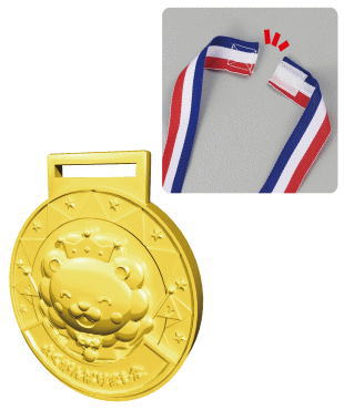 ゴールドバージョンの3Dメダル！ ※メダルの画像はイメージです。 実際の商品とは多少異なります。 本体：約φ80×厚み約14〜15mm、 リボンの長さ：840mmABSエアキャップ袋