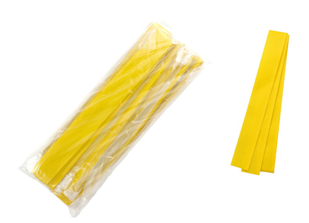縫製済の不織布タイプ！10本入りお得セット ※実際の商品は、　写真の色と若干異なる場合がございます。　予めご了承ください。 商品サイズ：幅：約40mm×1.4m材質：ポリエチレン セット内容：カラー不織布ハチマキ 黄×10