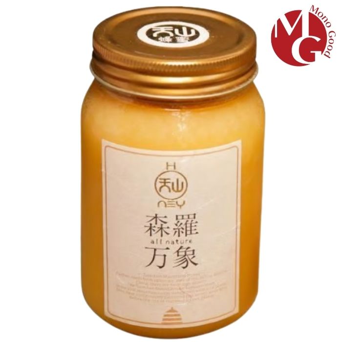 商品情報シリーズ名ーブランド名天山蜂蜜ブランド名（カナ）テンザンハチミツ原産国/製造国中国総戸数1内容量600g純粋/加糖・製糖純粋不使用添加物全て不使用賞味期限瓶詰より5年森羅万象 天山蜂蜜 非加熱 はちみつ 完熟 600g 森羅万象 天山蜂蜜 非加熱 はちみつ 完熟 600g 商品説明こだわり抜いた糖度81.9度以上の完熟蜜【召し上がり方】酵素が活きているので、できるだけ熱を加えず 朝と晩にティースプーン1杯を空腹時にお召し上がりいただくのがおすすめです。【ご注意】1歳未満のお子さんは腸内環境が整っていないため与えないでください。内容量600g原材料はちみつ:中国新疆ウィグル自治区（天山山脈）賞味期限瓶詰めより5年保存方法風通しの良いところで常温保存。冷蔵庫や湿度の高いところは避けてください。 5