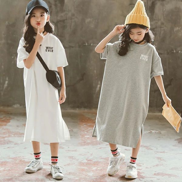 商品:親子ワンピース 素材:ポリエステル 生産国:中国 カラー:グレー、ホワイト セット内容：ワンピース1着のみ、親子ペアで2990円*2 サイズ：90/100/110/120/130/140/150/S/M/L ※実寸は平置きサイズです。2-3cmの誤差やタグ表記と異なる場合はご了承ください。 ◆注意事項◆ ◆モニターにより色の見え方が実際の商品と多少異なることがございます。あらかじめご了承ください。 ◆洗濯の際は色落ちの可能性がありますので単品手洗いでお願いいたします。 ◆商品生地、色合い、装飾部品の色やデザインなど、生産時期によって、差異が生じます。そのため、同じ商品を複数点ご購入の場合、場合によって色、コサージュのデザイン等差異がでる場合がございます。ご了承ください。 ◆輸入商品について、ご存知の通り海外の工場での縫製は日本の工場と比べますと、縫製の見劣り・糸のほつれ、製造過程における小さなキズ、シミなどが見られる場合がございますが、不良品ではございません。出荷時にすべての商品を検品しておりますが、予め上記点ご了承下さい。 ◆ご購入前に、【サイズ】・【カラー】・【価格】・【数量】・【お客様情報】等、ご注文内容にお間違いがないか必ずご確認ください。