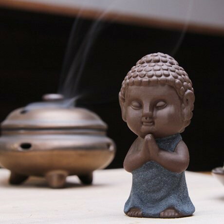 【50％（半額）オフクーポン配布中】置物 茶玩 紫砂 瞑想するかわいい仏像 陶器製 (立ち姿)のサムネイル