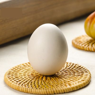 置物 茶玩 にわとりのたまごモチーフ 卵型 リアル シンプル 和風 陶磁器製 (ホワイト)