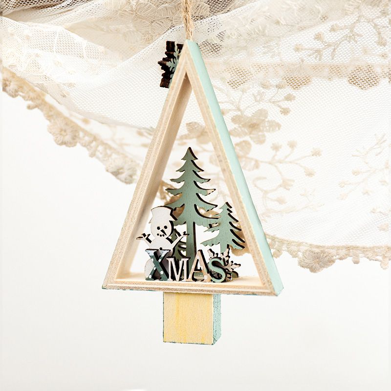 吊り下げオーナメント 三角ツリー風 木製フレーム もみの木 XMAS 雪の結晶 北欧風 (雪だるま)