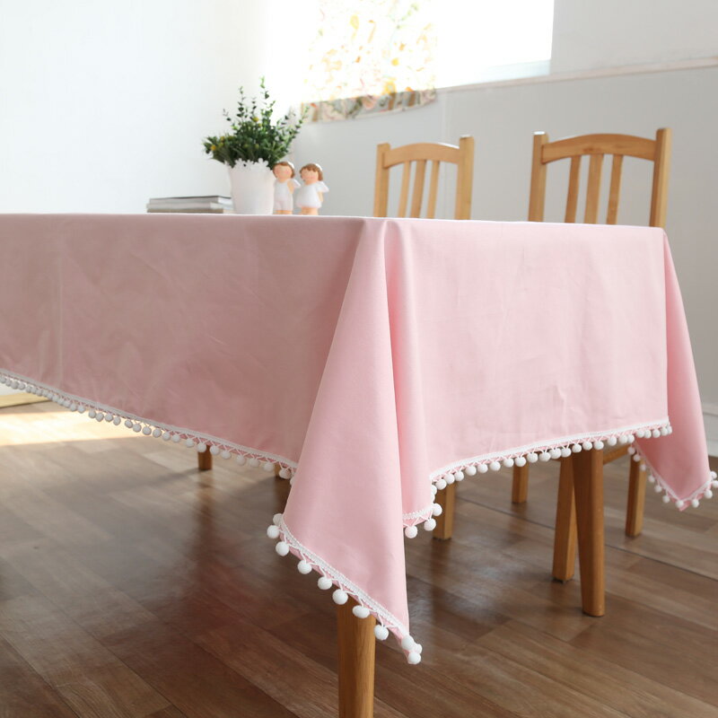 【訳あり】テーブルクロス 小さなボンボン付き ピンク ガーリー風 (長方形A 100×140cm)