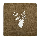 鹿の刺繍がナチュラルで素敵な座布団です。硬い椅子にこちらを敷いて座るとお尻が痛くなくなるのでオススメですよ。お家やオフィスなどで是非使ってくださいね。※画像3枚目はデザイン違いの仕様見本となります。素材：綿サイズ：約40×40cm