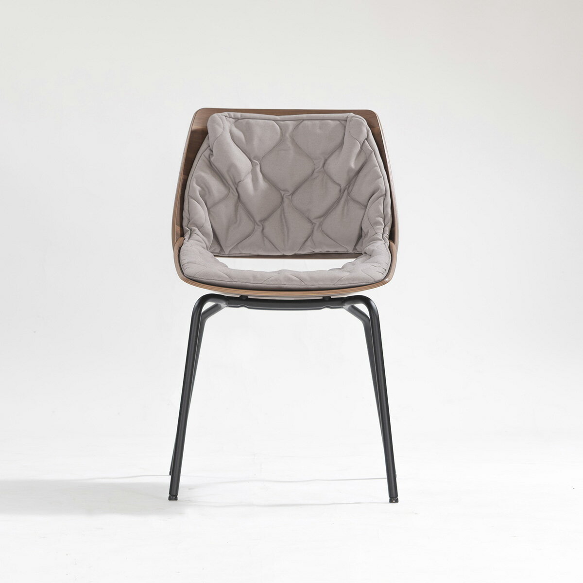 【中古】ダイニングチェア ロルフベンツ ROLF BENZ 650 ウォールナット スチールレッグ(1) ファブリック キルティングクッション ウッドシェルチェア ドイツ製 高級家具 モダンデザイン イタリアモダン ナチュラルモダン デザイナーズ家具【中古家具】【USED家具】 [2]