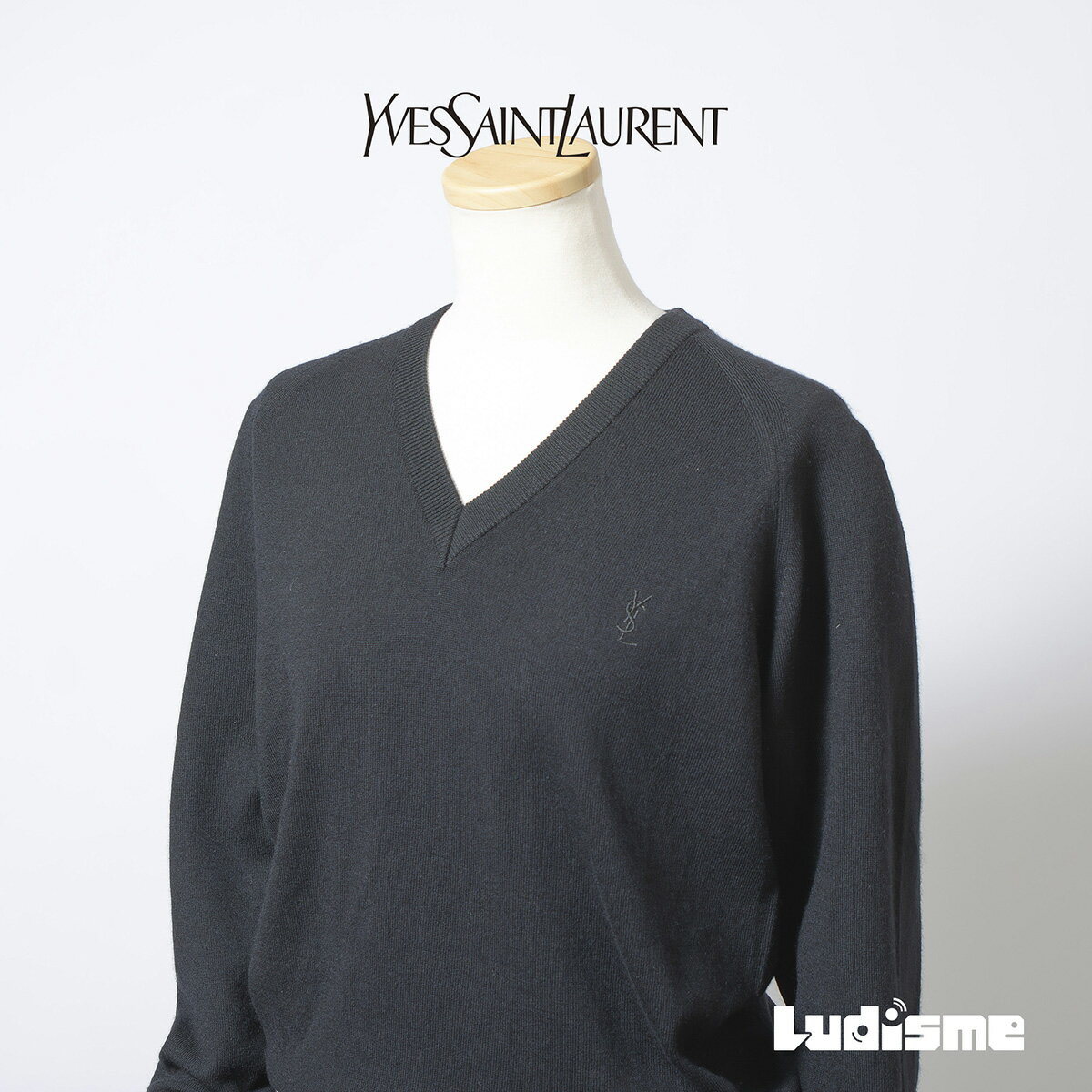 樂天商城 - 【古着】サンローラン Yves Saint Laurent Vネック ニットセーター ブラック ユニセックス S メンズ レディース ウール100％ トップス ラグランスリーブ 日本製 ロゴ刺繍 シンプル【中古】【ブランド古着】【USED】
