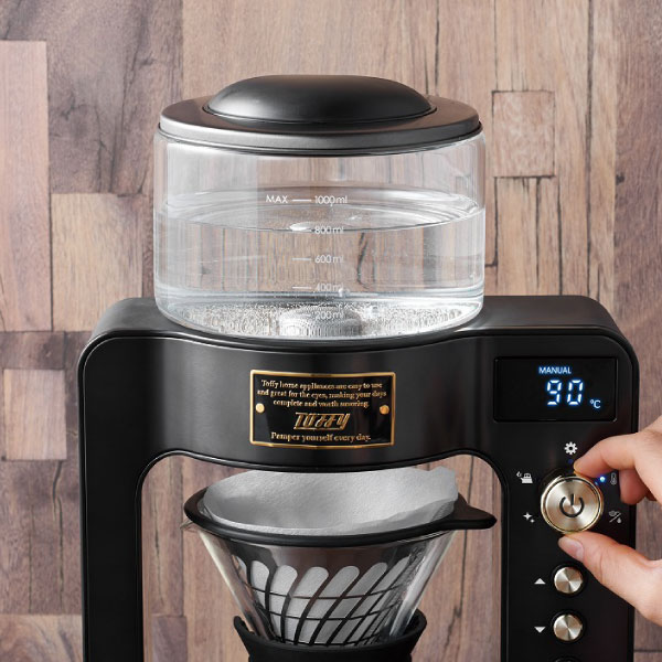 公式 コーヒーメーカー おしゃれ コーヒーマシン 珈琲 ドリップ式 1l タイマー付き お手入れ簡単 ハンドドリップ風 粉 電気ケトル 電気ポット 温度調節 2杯 3杯 4杯 幅15cm ギフト 新築祝 結婚祝 ブラック シンプル キッチン家電 Toffy カスタムドリップコーヒー