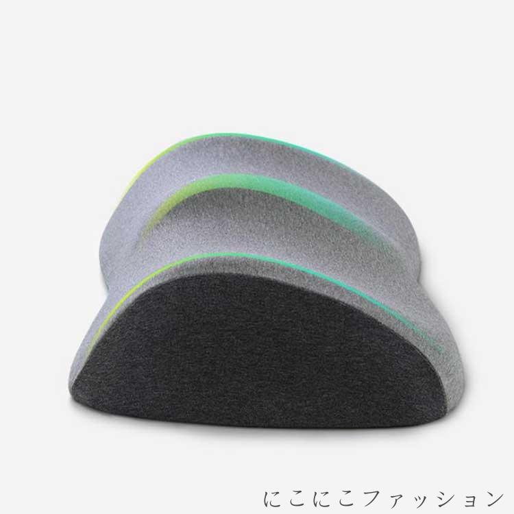 人体バランスを整える足サポートクッション!人体工学設計に基づいた血液循環を自然に促す特殊構造仕様!睡眠時も足サポートクッションを使えば腰と背中をさらにリラックス!全身筋肉のストレッチを保ち、脊椎をしっかり矯正する足サポートクッションは、自然な血液循環になるよう改善され、睡眠時の快適性、リラックス効果を高めます。静脈にかかる負担を軽減!両足をあげることで、脚の高さを心臓位置の高さより高く維持することにより腕の血流を水平になり、膝のカーブを描く体勢になり血液循環を良くします。15分ほど使えば脚部の血液循環を促進し、血流の圧迫などを緩和します。カバーの取り外しはできません。サイズFサイズについての説明サイズ:55cmx30cmx11cm素材綿+ポリエステル色1 2 3備考▼商品の色は、撮影時の光や、お客様のモニターの色具合などにより、実際の商品と異なる場合がございます。あらかじめ、ご了承ください。▼生地の特性上、やや匂いが強く感じられるものもございます。数日のご使用や陰干しなどで気になる匂いはほとんど感じられなくなります。▼同じ商品でも生産時期により形やサイズ、カラーに多少の誤差が生じる場合もございます。▼足枕 足用クッション 足サポートクッシ インテリア 寝具 収納 早い者勝ち 1 2 3