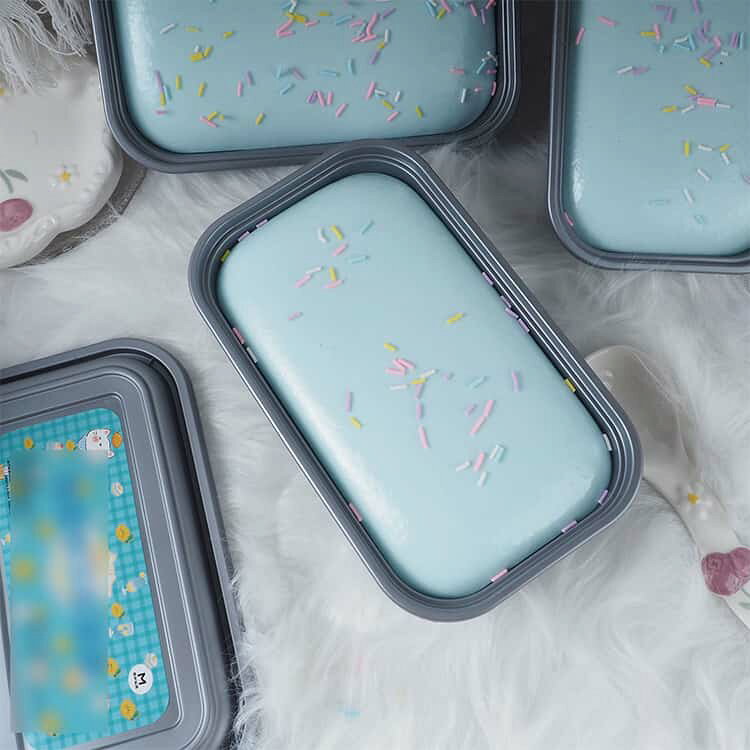 もちとろスクイーズ ボックスケーキ スクイーズ ケーキ ぷにぷに素材 もっちり 柔らかい 低反発 カップケーキ もちもち おもちゃ ストレス解消 ごっこ遊び 食品サンプル インテリア monolith-1-10012336 モノリスプラス サンプル画像2