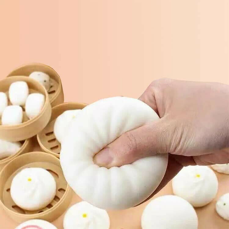 4個セット スクイーズ まんじゅう 肉まん 8.5cm 蒸し器付き ジャンボスクイーズ ぷにぷに とろふわ 低反発 かわいい 握る ストレス解消 発散 癒し グッズ おもちゃ 子供 大人 monolith-1-10015300 モノリスプラス サンプル画像3