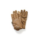 ◆商品名：MECHANIX × GORDON MILLER ゴードンミラー オリジナルグローブ コヨーテ Mサイズ MECHANIX WEAR「THE ORIGINAL」をベースにしたGORDON MILLERオリジナルデザイン別注商品。 MECHANIX WEAR社は1991年設立のグローブ専門メーカーで創業時のレーシングの整備用グローブのクオリティの高さからレーシング、ミリタリー、ワーク、DIY等世界中のハードな仕事場へ普及されています。 耐久性の高い合皮で作られていながら、手にフィットしやすい柔らかさも兼ね備えています。DIYやガレージでの作業等のマストアイテムです。 M：手囲い約22cm GORDON MILLER × MECHANIX MECHANIX × GORDON MILLER　オリジナルグローブ MECHANIX WEAR「THE ORIGINAL」をベースにしたGORDON MILLERオリジナルデザイン別注商品。MECHANIX WEAR社は1991年設立のグローブ専門メーカーで創業時のレーシングの整備用グローブのクオリティの高さからレーシング、ミリタリー、ワーク、DIY等世界中のハードな仕事場へ普及されています。 耐久性の高い合皮で作られていながら、手にフィットしやすい柔らかさも兼ね備えています。DIYやガレージでの作業等のマストアイテムです。 ※お客様のモニターの設定や閲覧環境(OSやブラウザのバージョン)によって、画面上と商品実物との色味が若干異なる場合があります。あらかじめご了承ください。