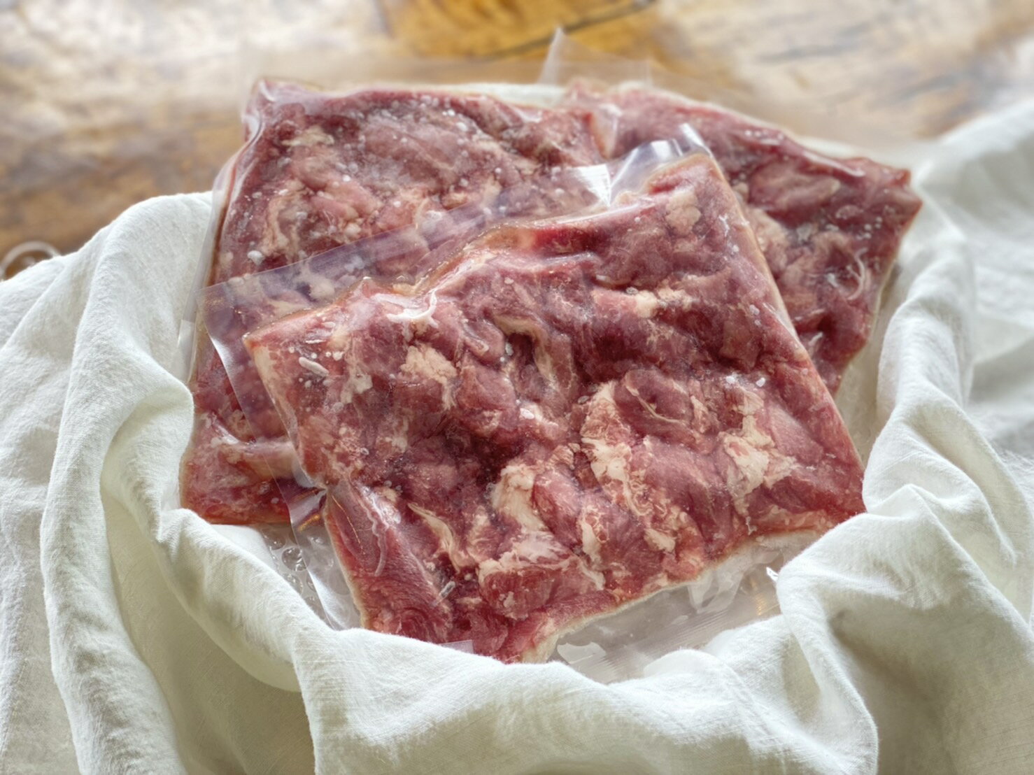 生産直売 新鮮 豚ホホ肉300g 焼肉 希少部位 簡易包装 基本冷蔵 真空包装 熊本県産 国産 豚肉 生肉 冷凍可 バーベキュー 簡単調理 頬っぺた カシラ ほっぺた