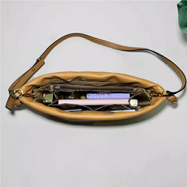 バッグインバッグ Loewe Flamenco Purse対応 防水タイプ ナイロン 軽量 自立 インナーバッグ チェーンバッグ対応小さめ 大きめバッグの中 整理 整頓 通勤 防水 旅行バッグ カスタマイズ バッグ 内部 底 汚れ防止 BagCare monuso-10005714 Monuso サンプル画像3