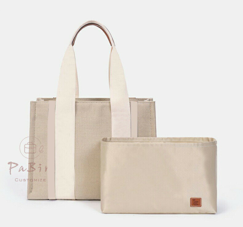CHLOE「WOODY」スモールトートバッグ ナイロン Dusty Ivory Chloé | Woody small ivory nylon tote bag | Savannahs