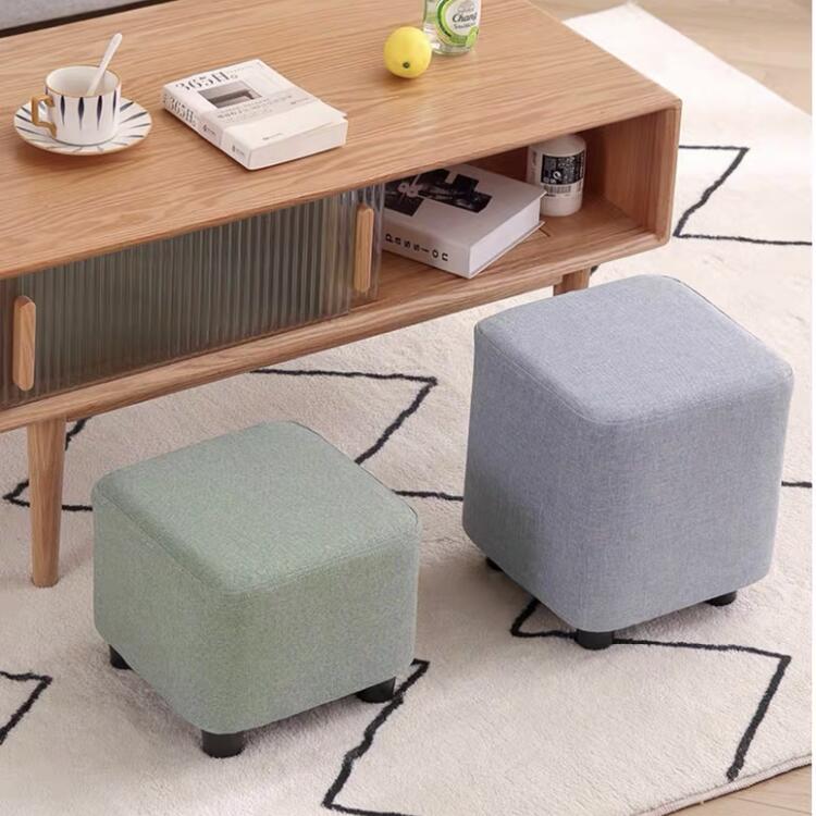 完全な形、正方形のデザインで、ミニマリストの家に最適です。さまざまなスペースで美しい装飾として使用できます。リビングルーム、ベッドルーム、書斎、ホテルなど、多くの場所に適しています。 クッションは上質な麻布+高反発スポンジで作られ、通気性が...