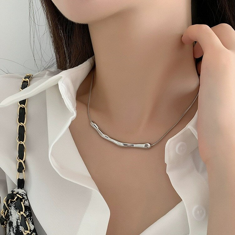 Rakuten - アシンメトリー ネックレス ステンレス ペンダント ゴールド シルバー カジュアル レディース 人気 ショート スネークチェーン 変形 歪 メタル