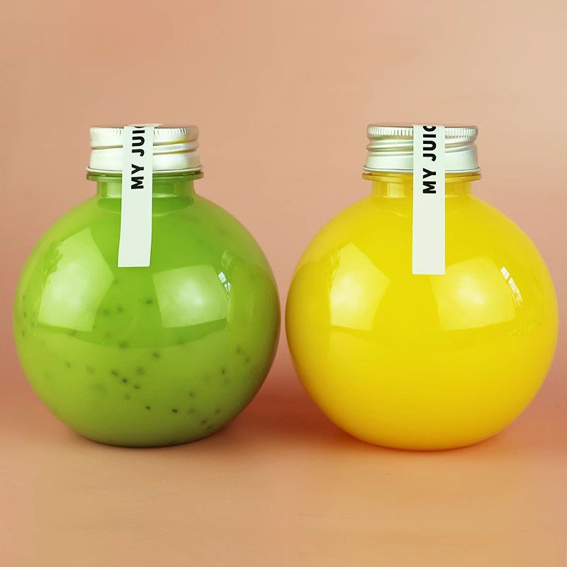 Rakuten - 10/50個セット ドリンクボトル 400/500ml フタ付き シールなし かわいい ボトル 透明 ドリンク カップ プラカップ 透明カップ プラコップ 飲み物 丸 コップ タピオカボトル チーズティー バナナジュース おしゃれ