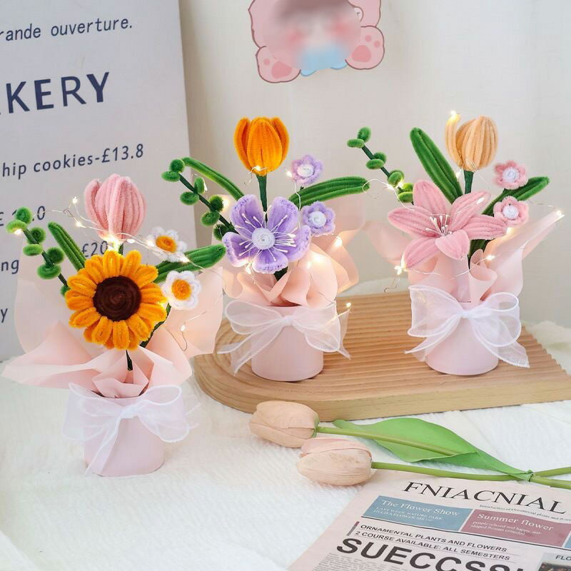 乐天商城 - 【完成品】 手芸モール 造花 花束 枯れない花 手芸 モールフラワー モール花束 手作り 母の日 敬老の日 開店祝い 卒業式 女性 プレゼント バレンタインデー ホワイトデー お返し ぬいぐるみ花束 精巧 可愛い 誕生祝 結婚式 (*ライトは付いていません)
