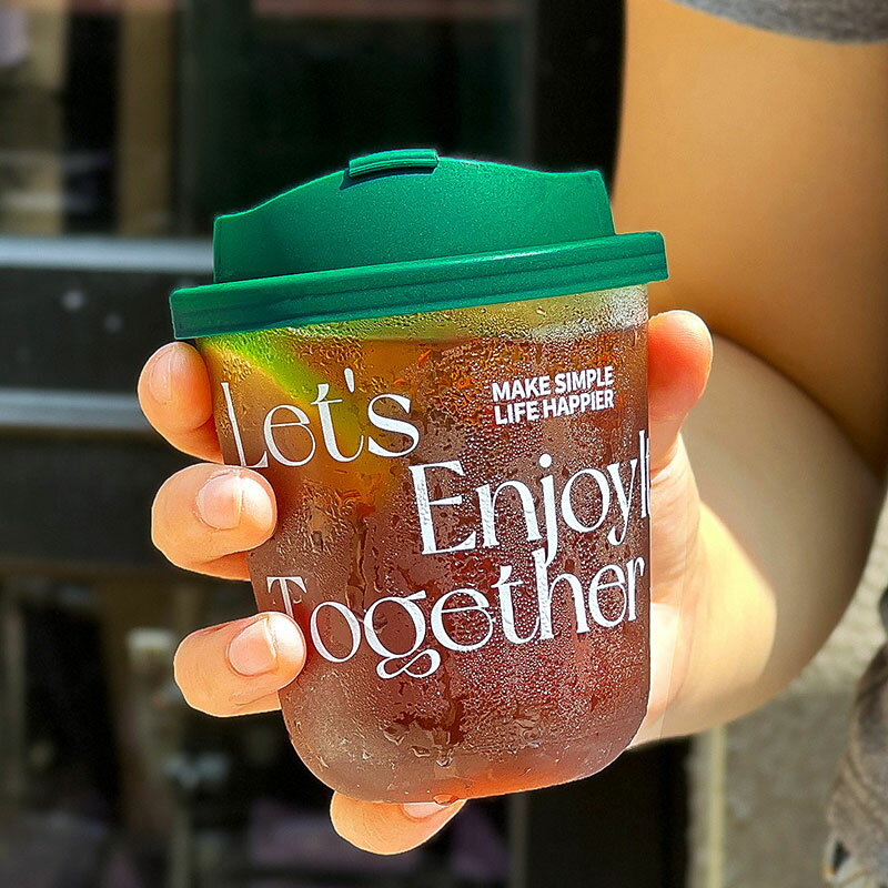 乐天商城 - 50個セット プラスチックコップ カップ 360ml 冷たい飲み物専用 使い捨て ドリンクカップ 透明 プラコップ ドリンクボトル コーヒー カップ 蓋付き お茶カップ 飲み物 厚手 カップ 業務用品 持ち運び便利 おしゃれ