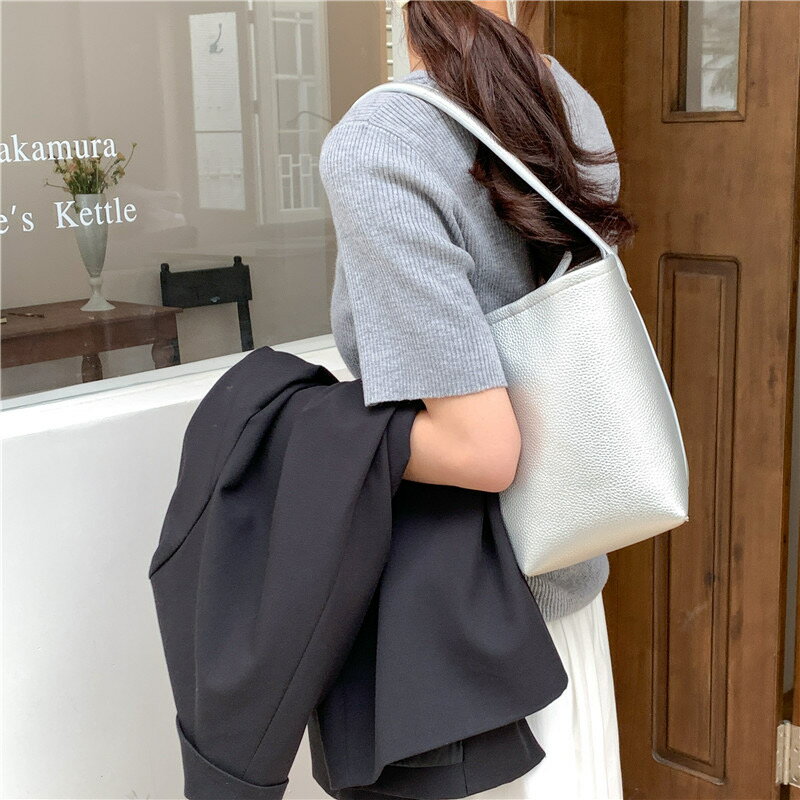 乐天商城 - トートバッグ 大容量 自立 お仕事バッグ レディース バッグ おしゃれ バケツバッグ PUレザー素材 肩掛けバッグ 多色 ファッション 人気 通勤 通学